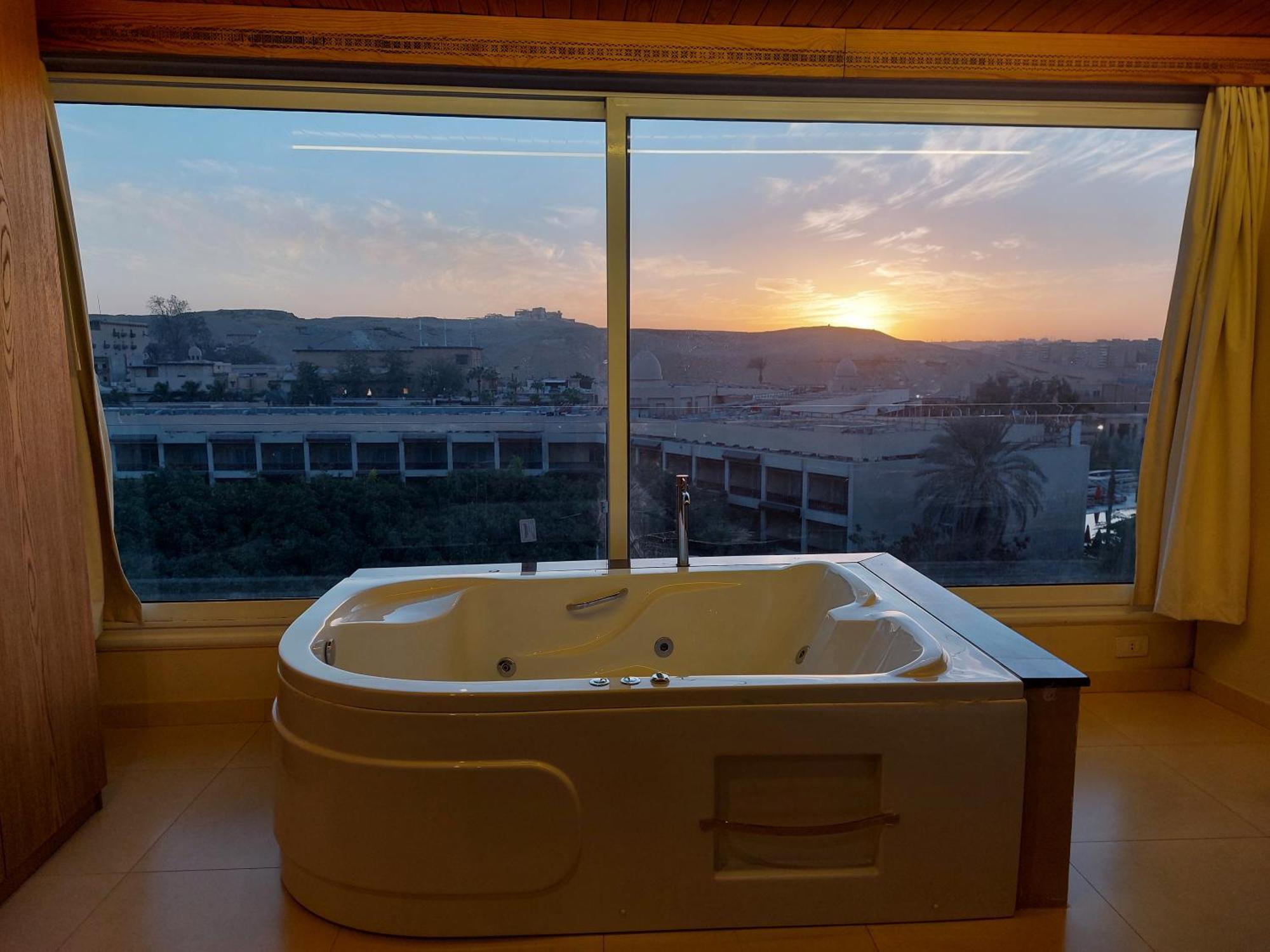 Doudou Pyramids View Hotel Kafret el-Gabal Eksteriør bilde