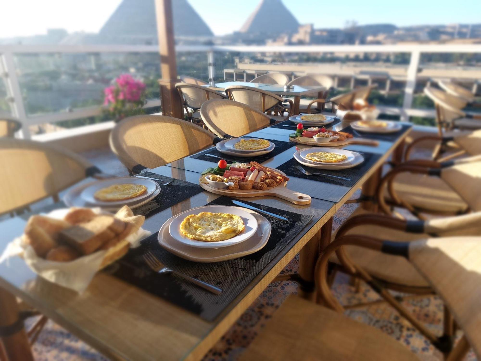 Doudou Pyramids View Hotel Kafret el-Gabal Eksteriør bilde