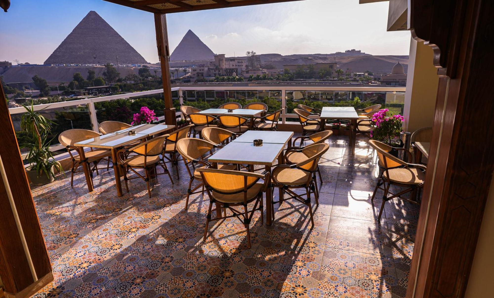 Doudou Pyramids View Hotel Kafret el-Gabal Eksteriør bilde